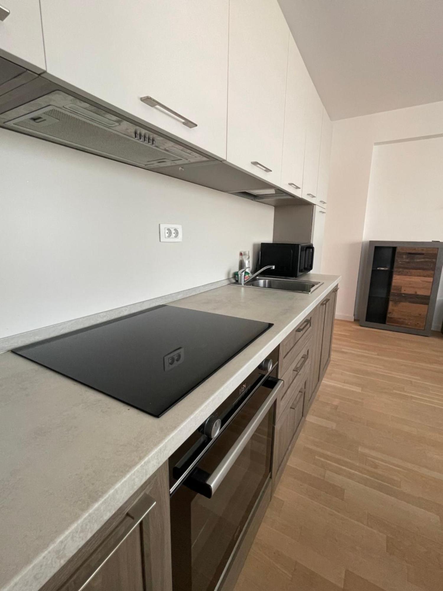 C-Entral Apartments Bucharest With Private Parking Екстериор снимка